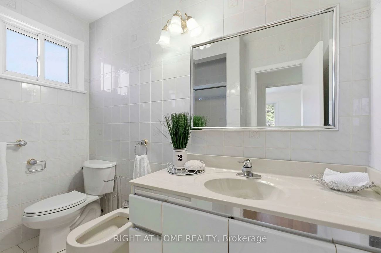 106, Fortrose, Parkwoods-Donalda, Toronto