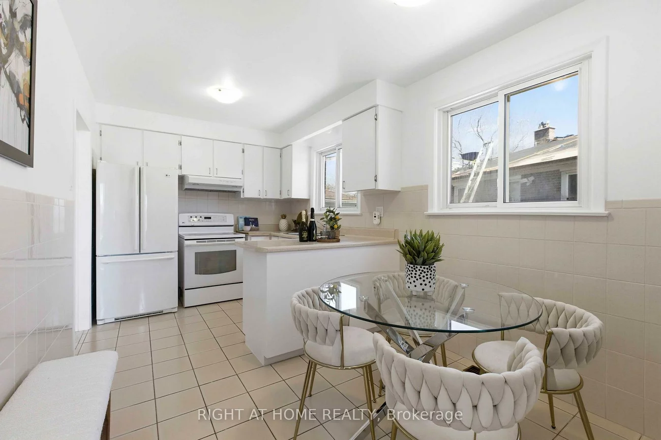 106, Fortrose, Parkwoods-Donalda, Toronto