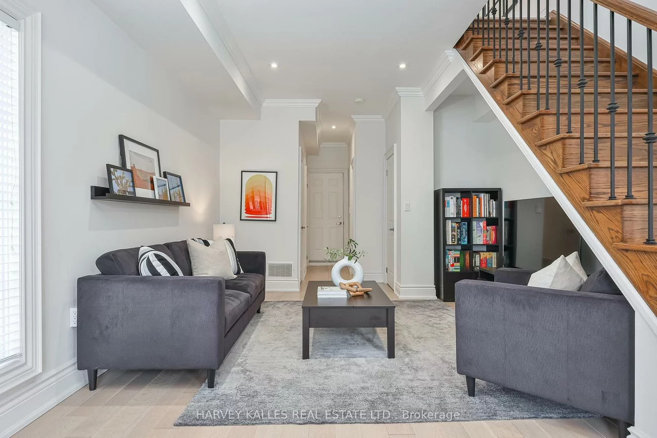 115, Florence, Little Portugal, Toronto