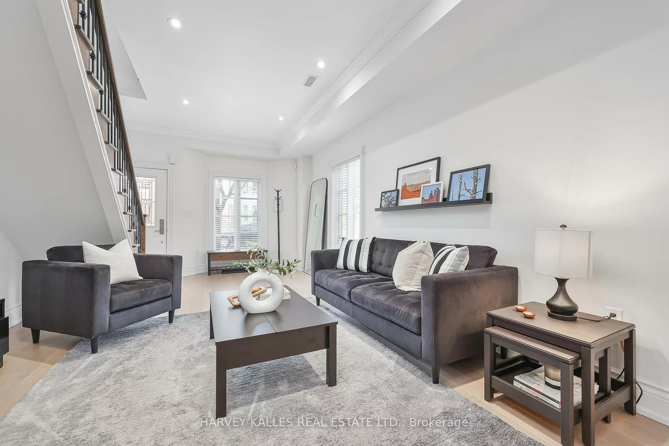 115, Florence, Little Portugal, Toronto