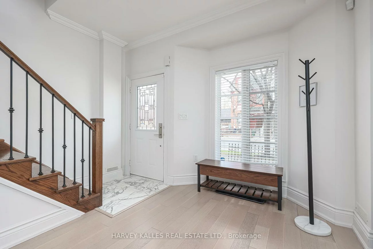 115, Florence, Little Portugal, Toronto