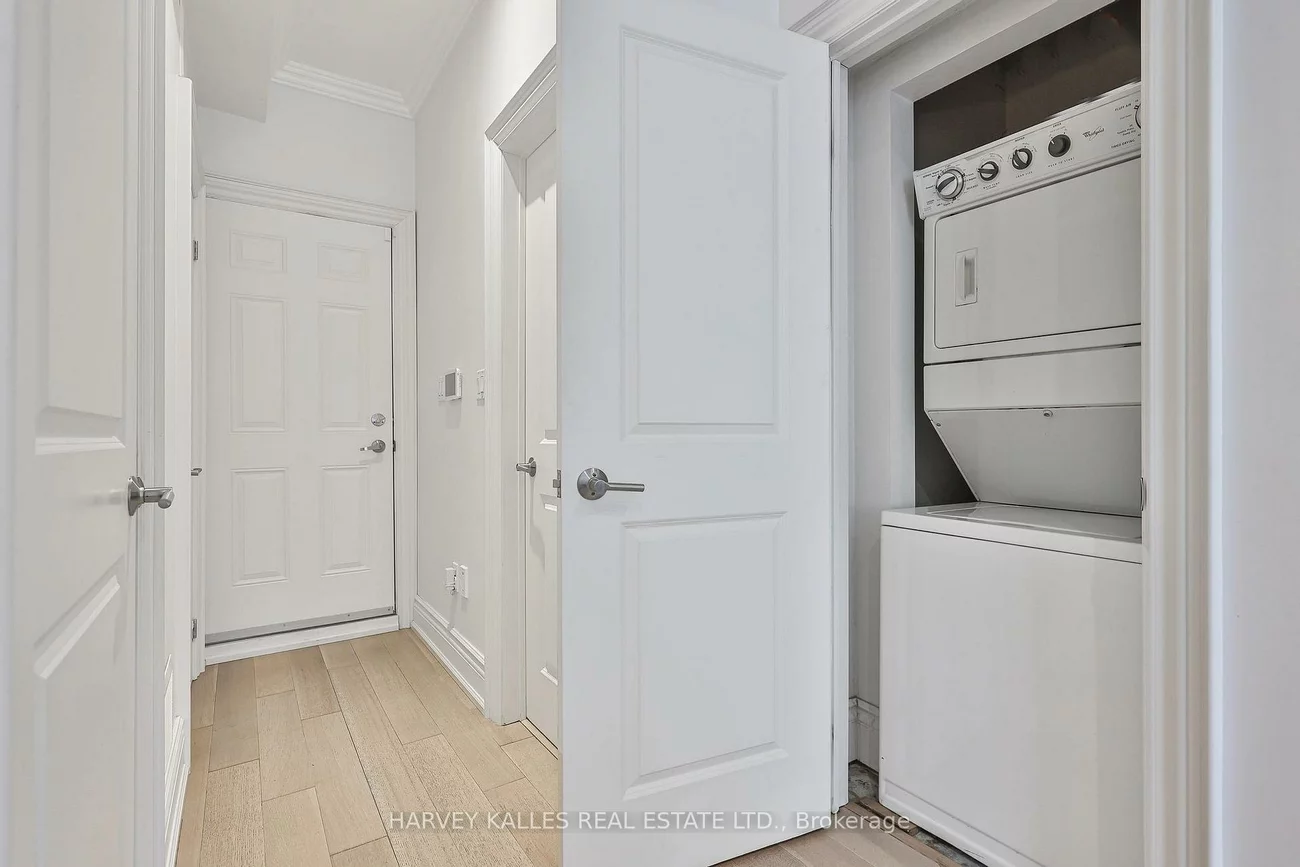 115, Florence, Little Portugal, Toronto