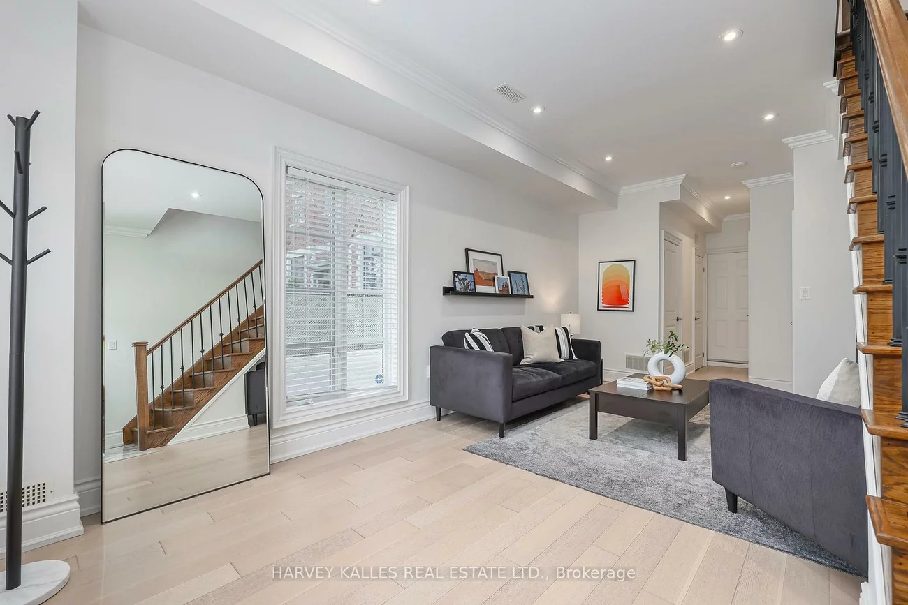 115, Florence, Little Portugal, Toronto