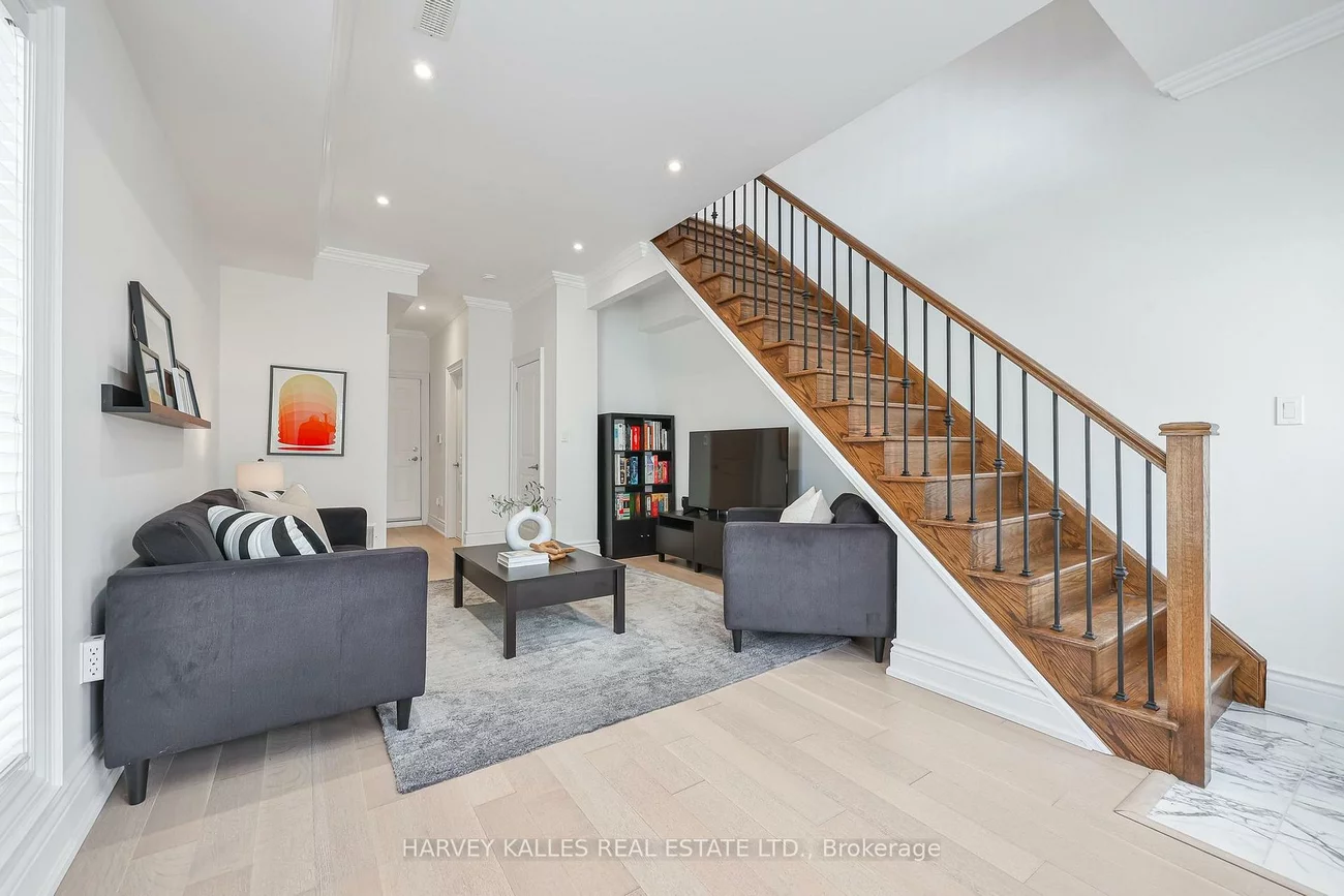 115, Florence, Little Portugal, Toronto