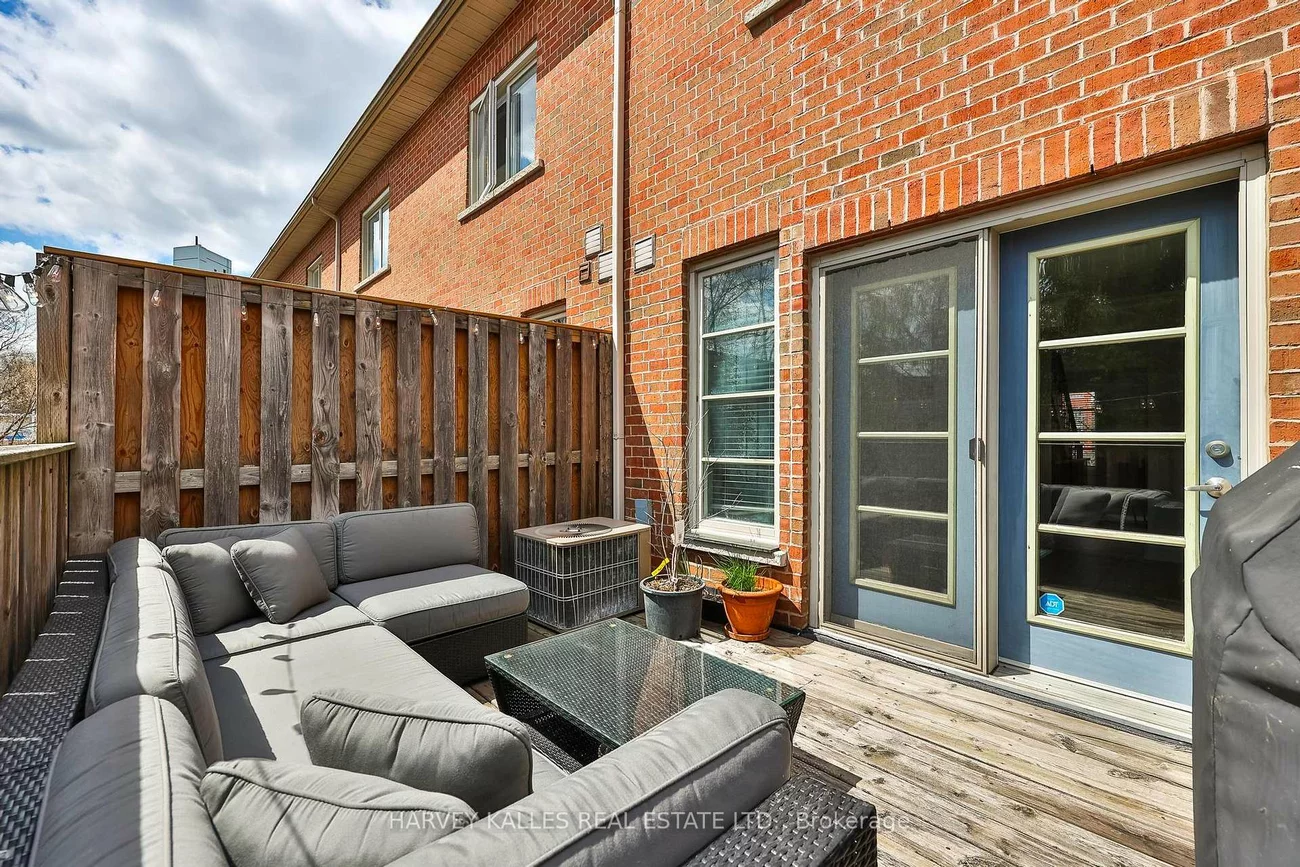 115, Florence, Little Portugal, Toronto