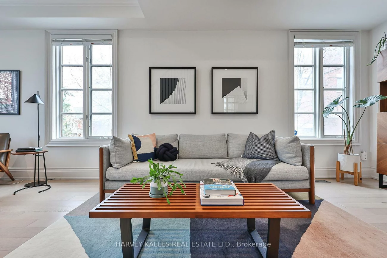 115, Florence, Little Portugal, Toronto