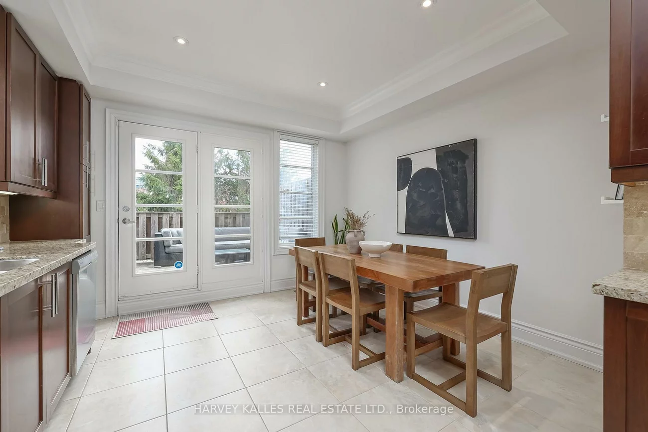 115, Florence, Little Portugal, Toronto