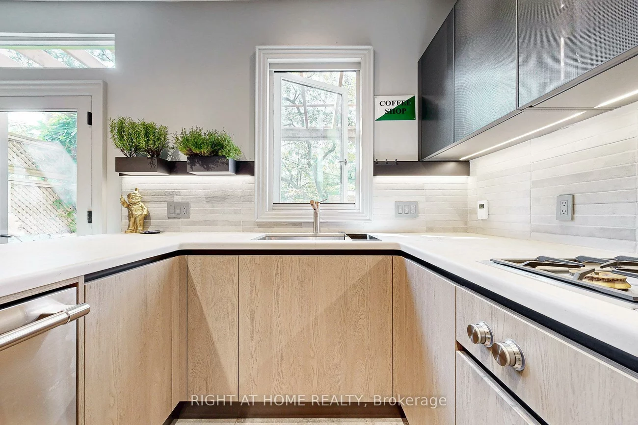 440, Sackville, Cabbagetown-South St. James Town, Toronto