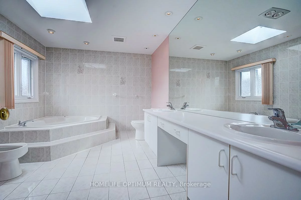 225, Horsham, Willowdale West, Toronto