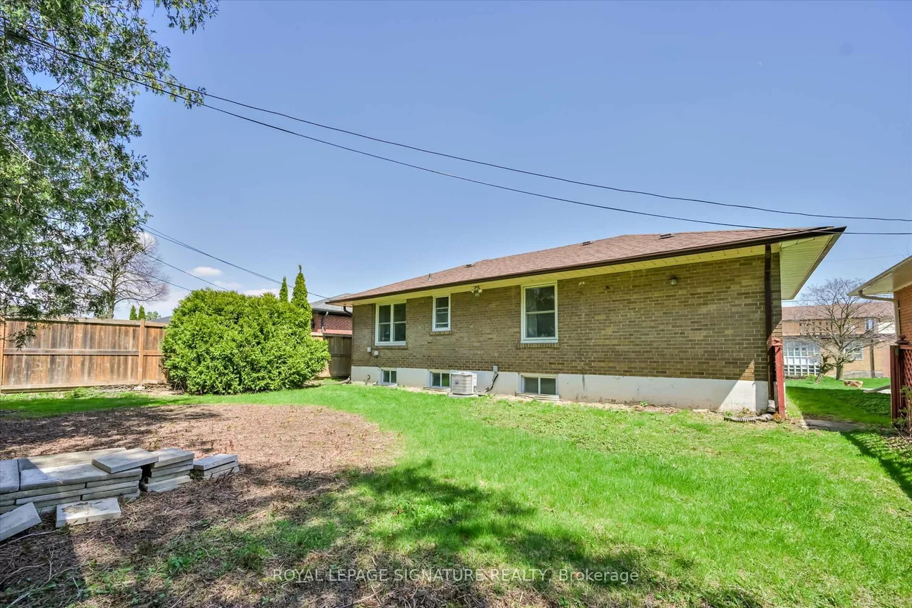 10, Gretna, Victoria Village, Toronto