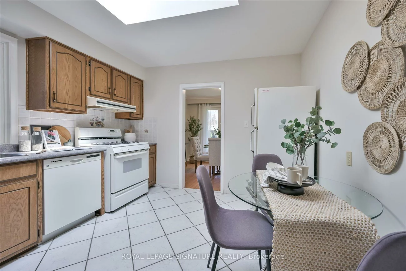 10, Gretna, Victoria Village, Toronto