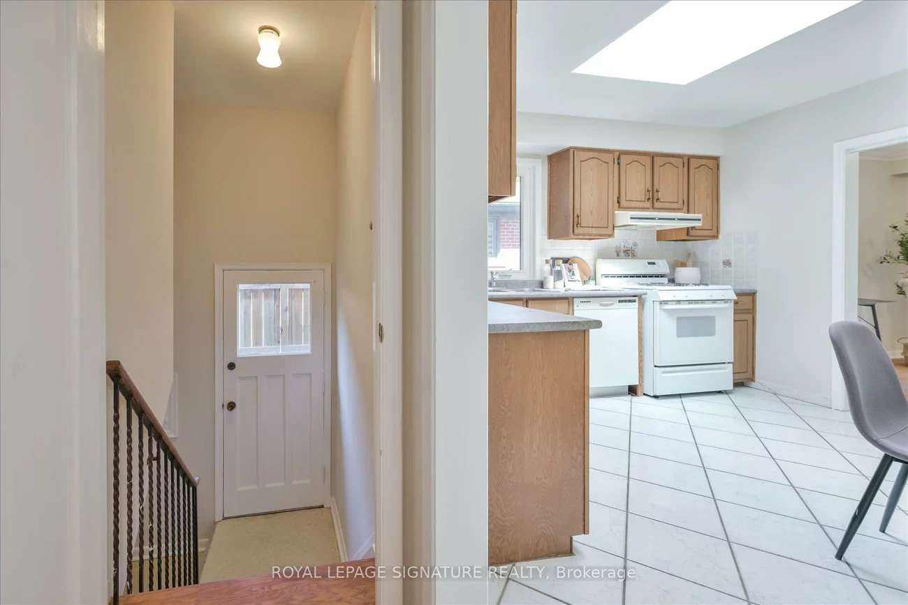 10, Gretna, Victoria Village, Toronto