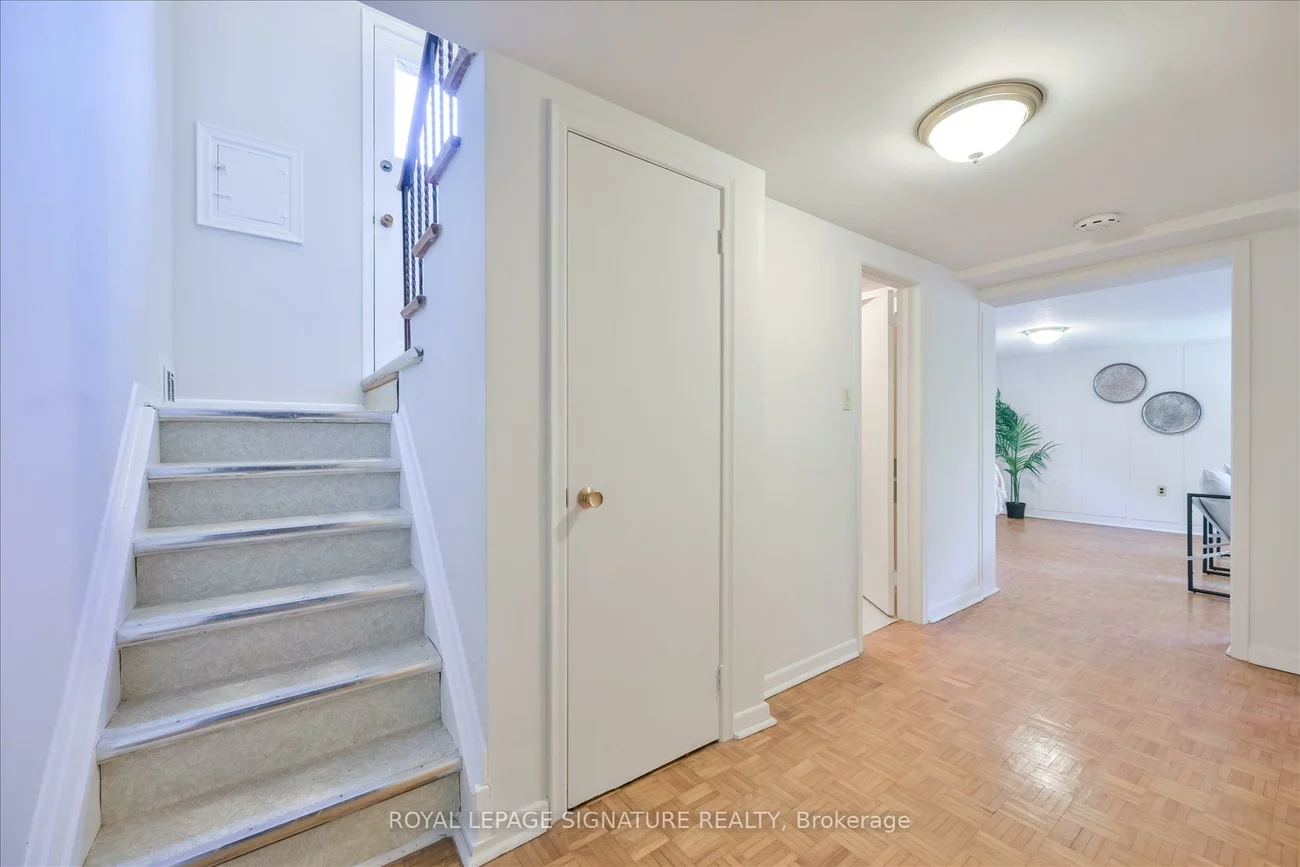 10, Gretna, Victoria Village, Toronto