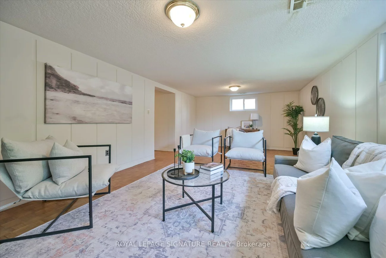 10, Gretna, Victoria Village, Toronto