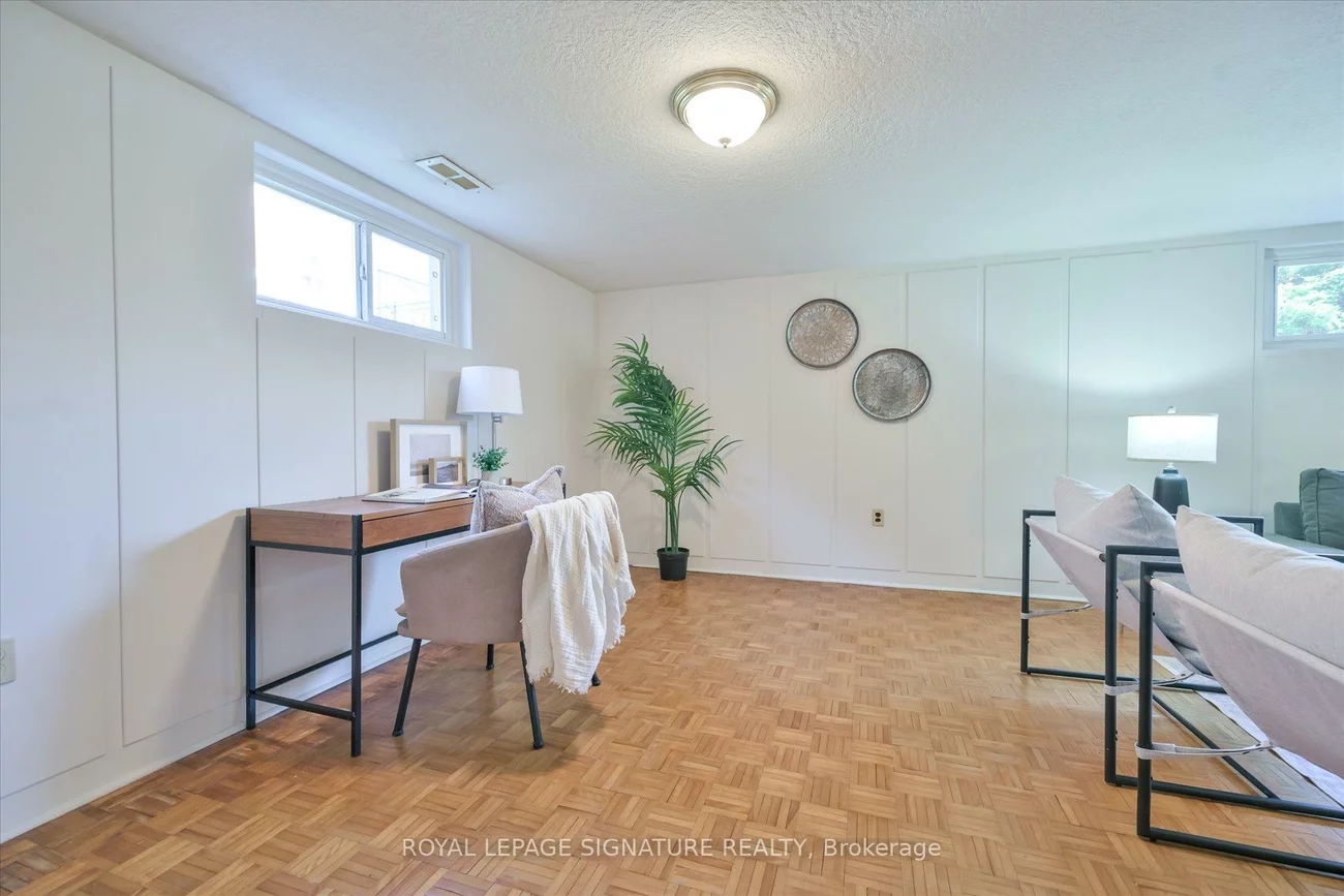 10, Gretna, Victoria Village, Toronto