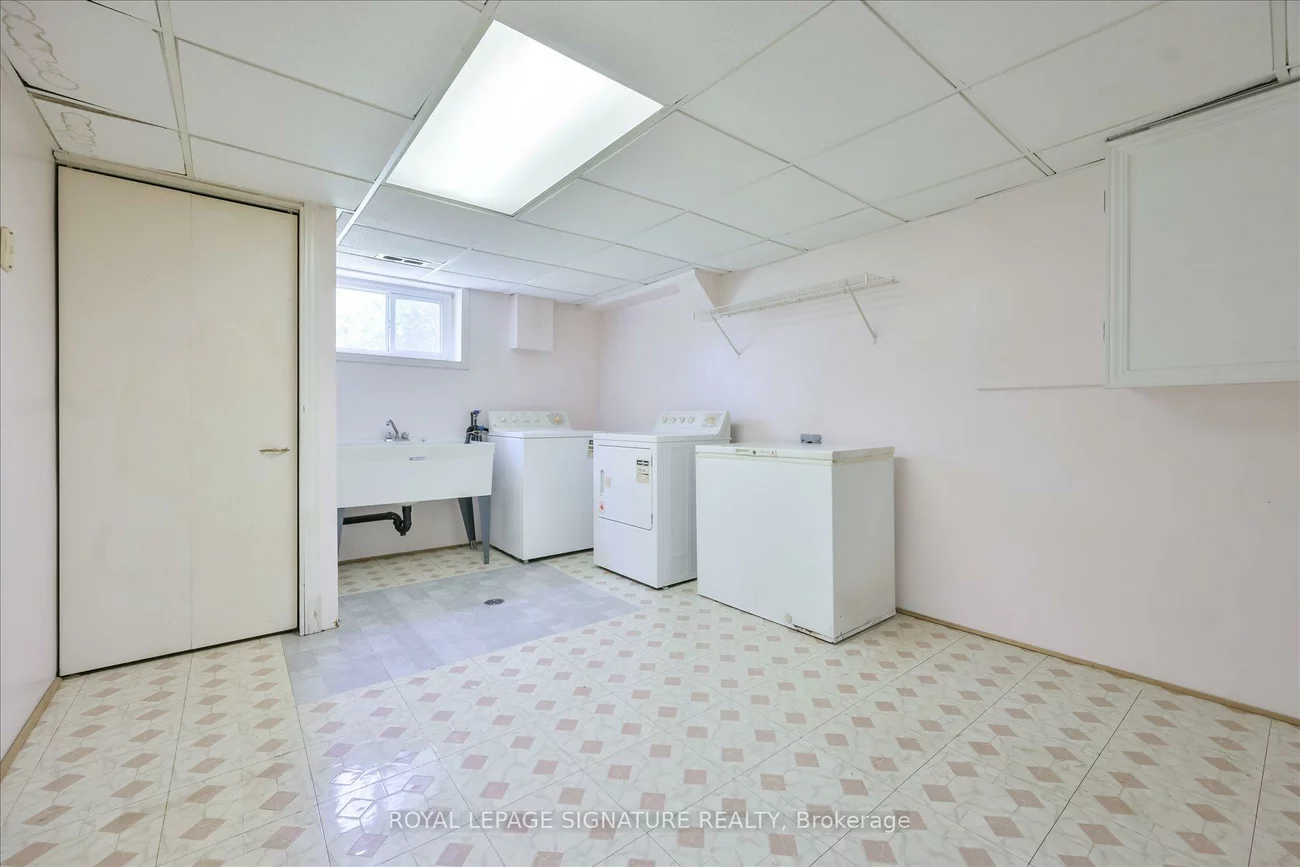 10, Gretna, Victoria Village, Toronto