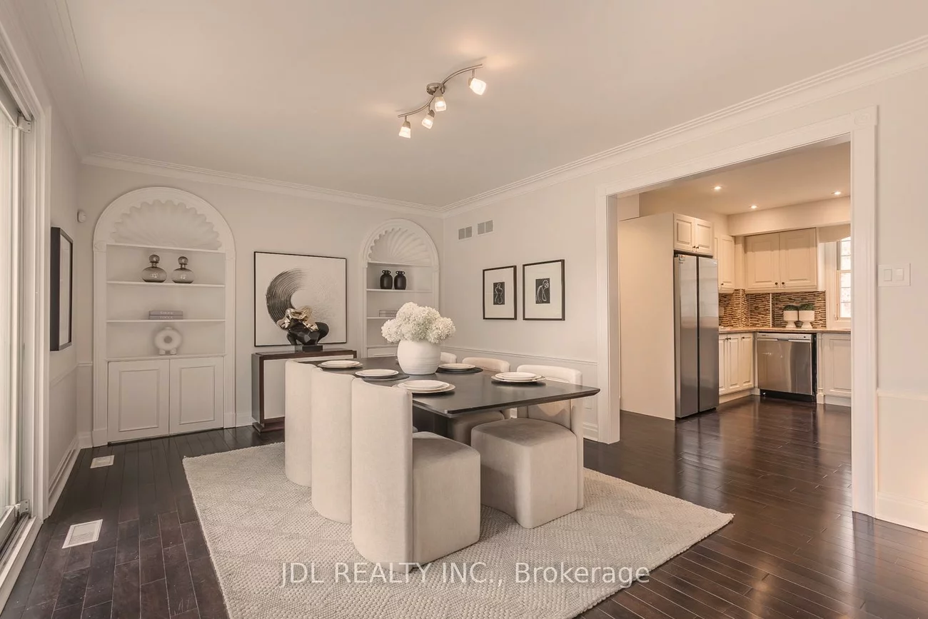 6, Farmingdale, Bayview Village, Toronto