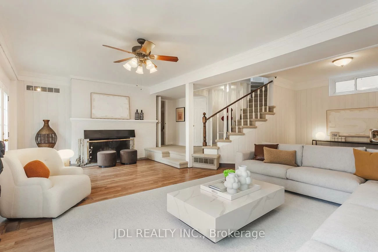 6, Farmingdale, Bayview Village, Toronto