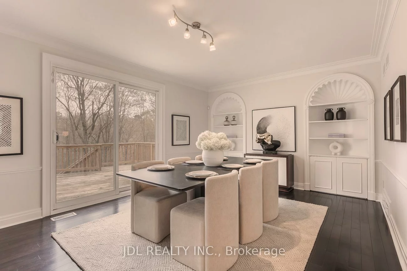 6, Farmingdale, Bayview Village, Toronto