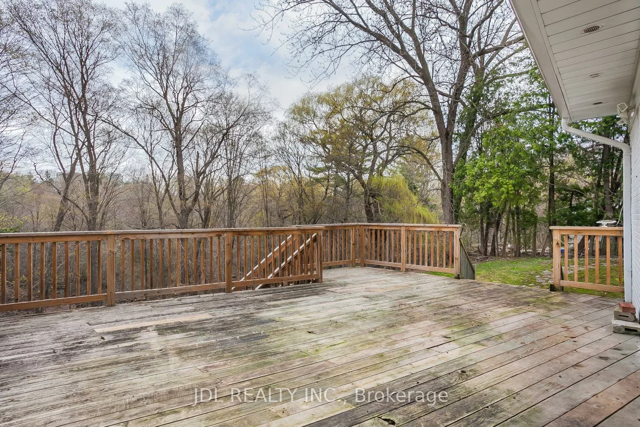 6, Farmingdale, Bayview Village, Toronto
