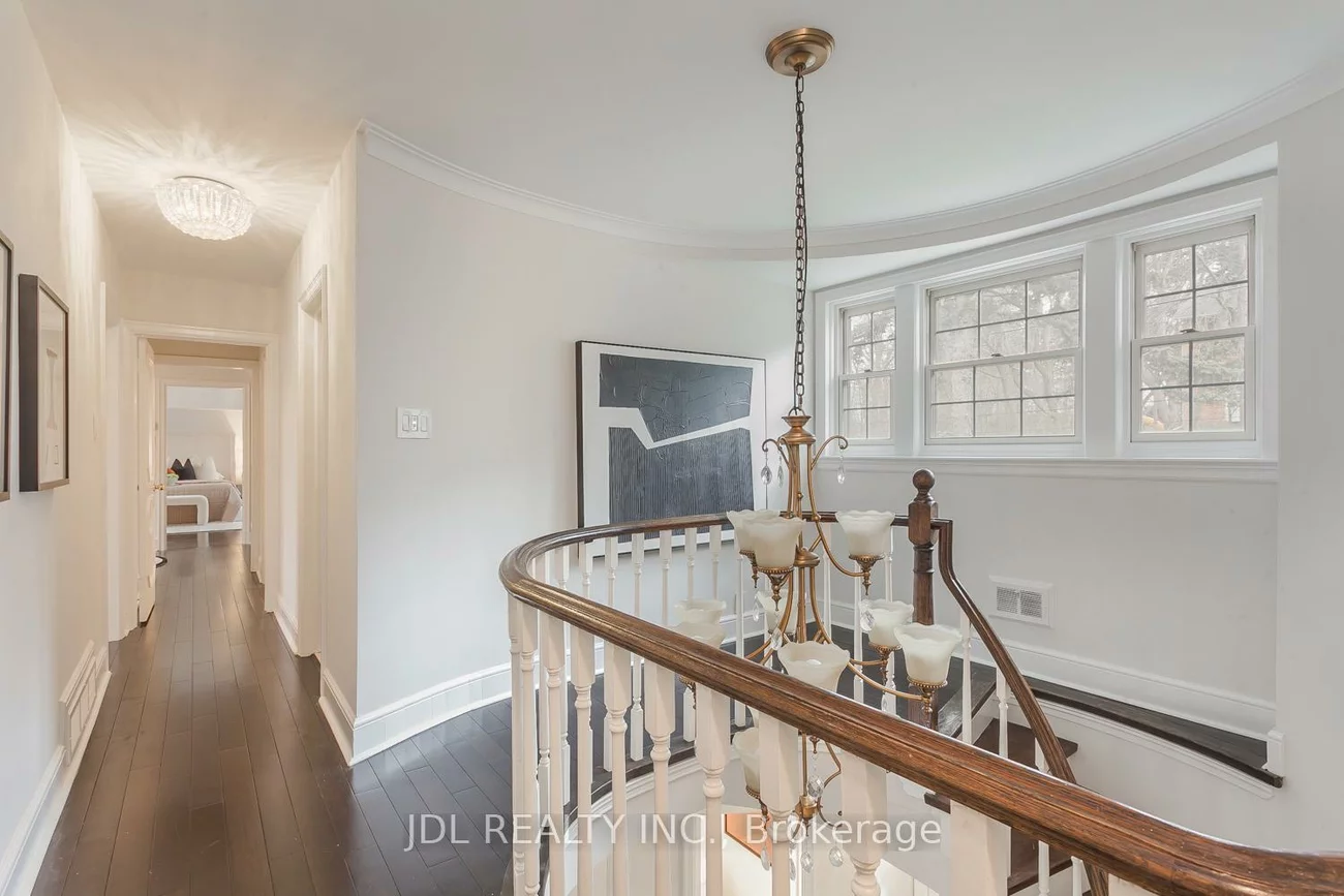 6, Farmingdale, Bayview Village, Toronto