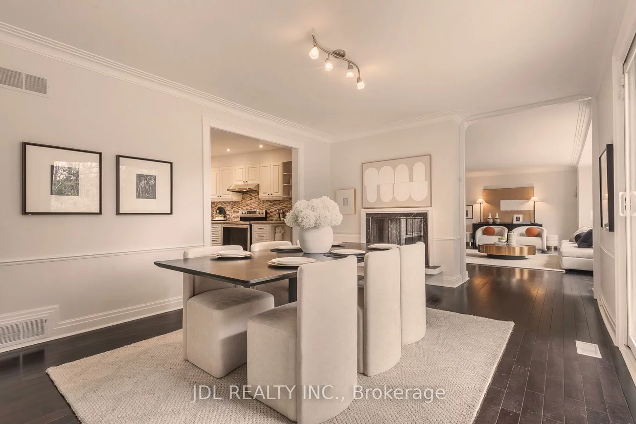6, Farmingdale, Bayview Village, Toronto