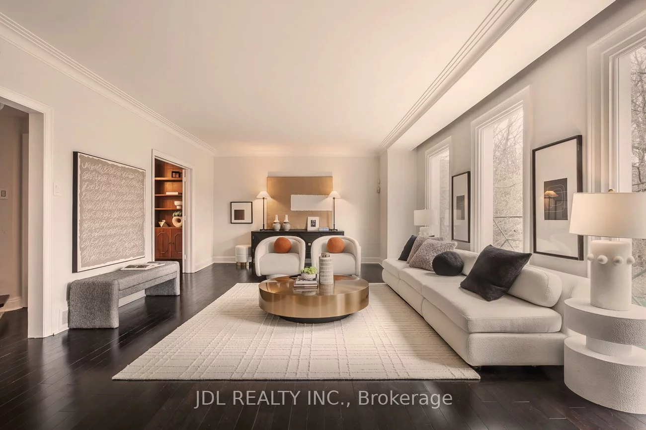 6, Farmingdale, Bayview Village, Toronto