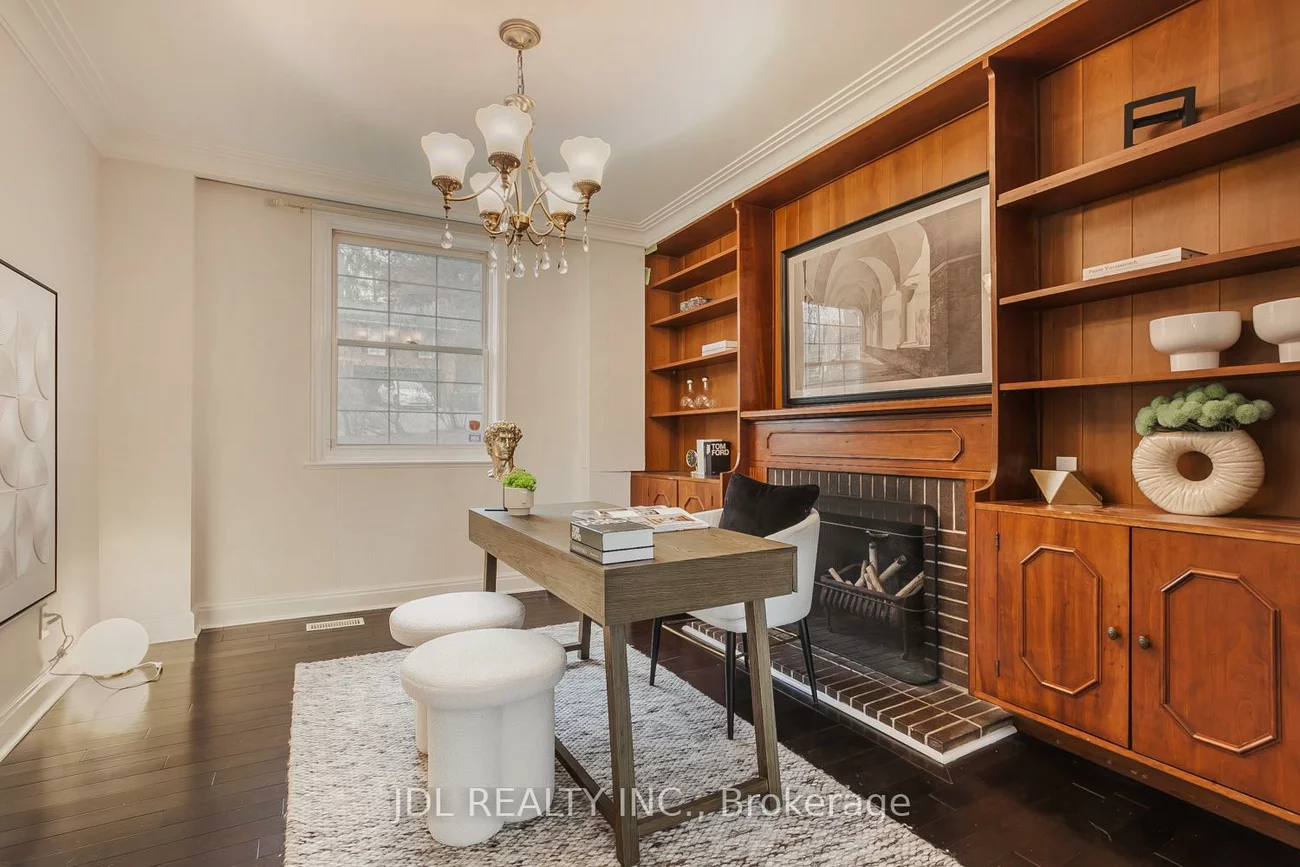 6, Farmingdale, Bayview Village, Toronto