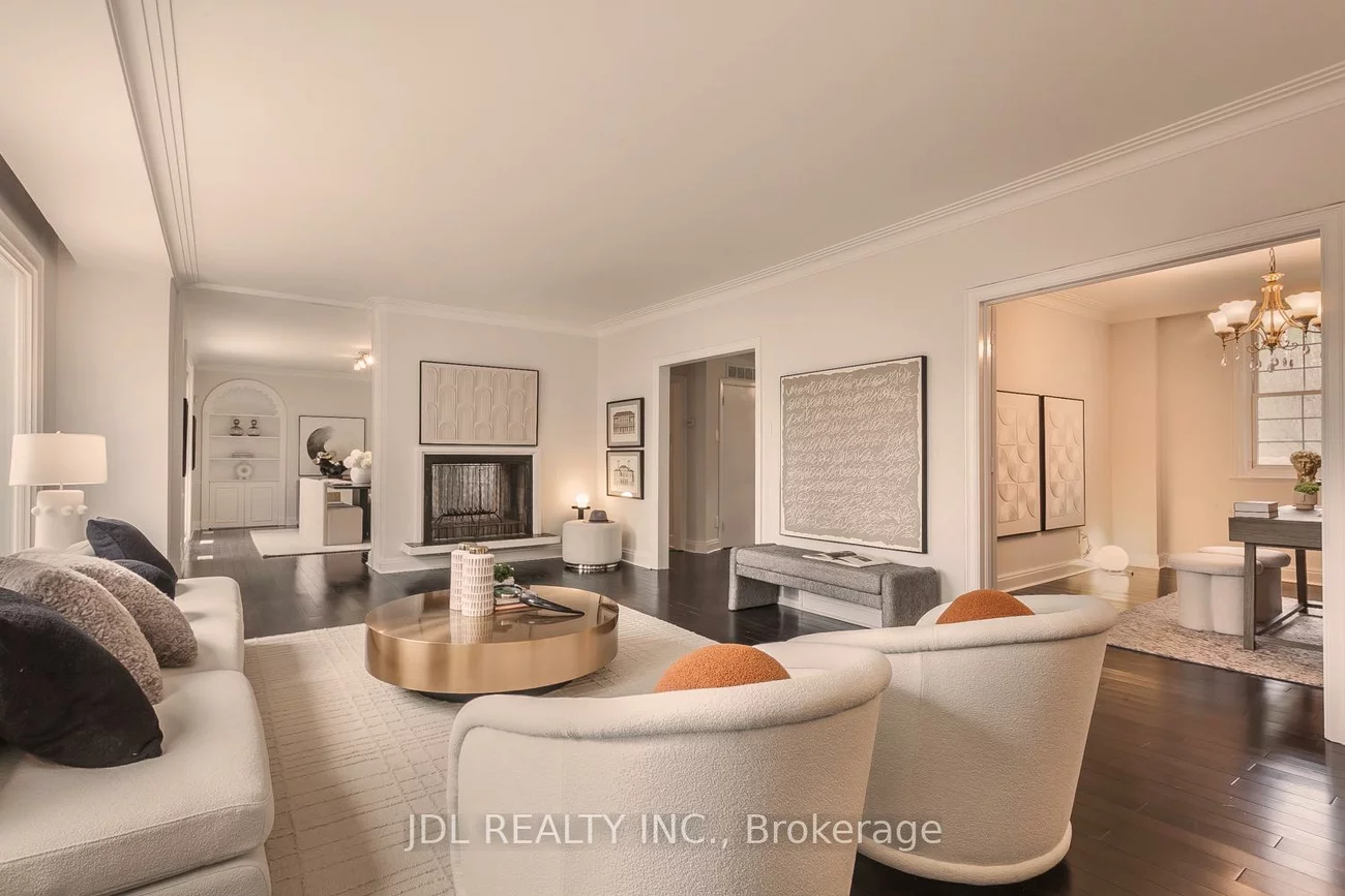 6, Farmingdale, Bayview Village, Toronto