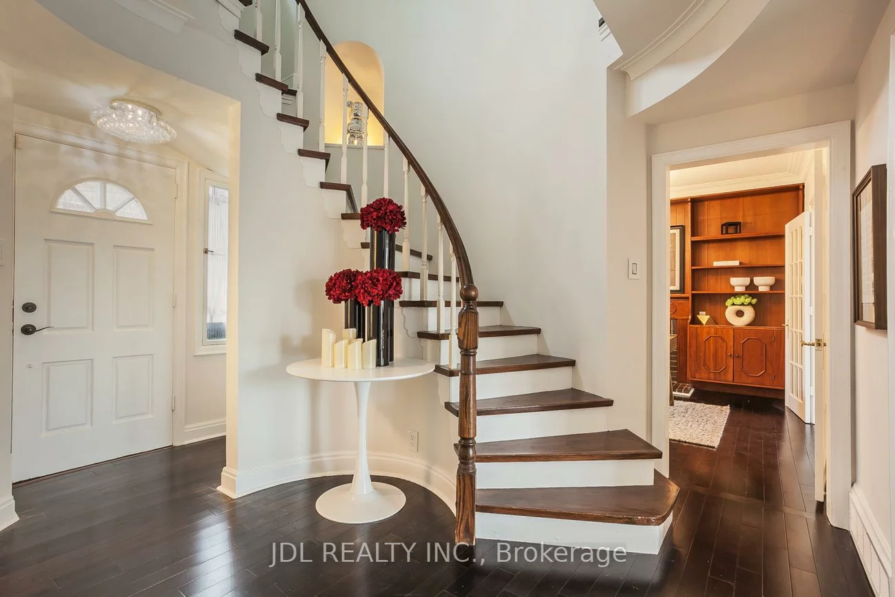 6, Farmingdale, Bayview Village, Toronto