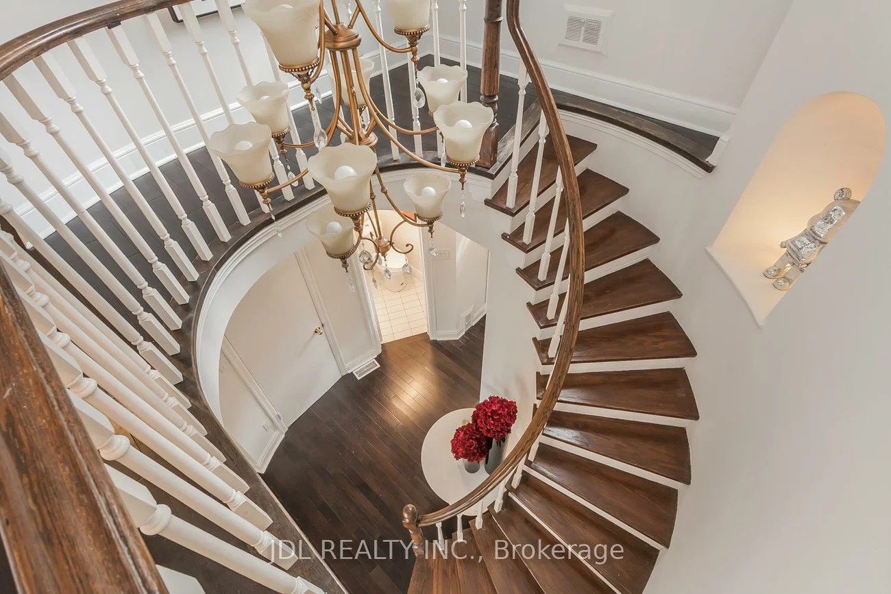 6, Farmingdale, Bayview Village, Toronto