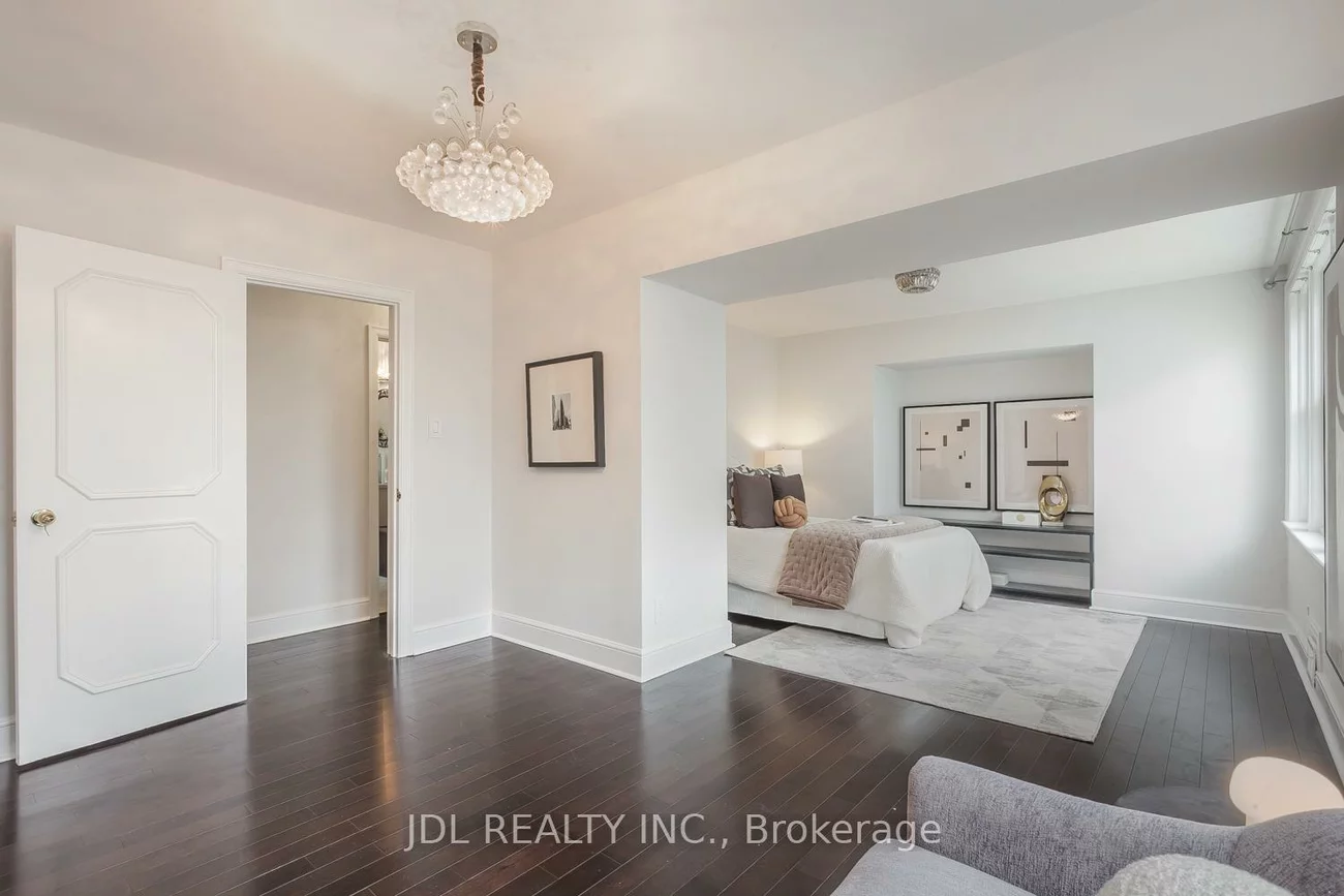 6, Farmingdale, Bayview Village, Toronto