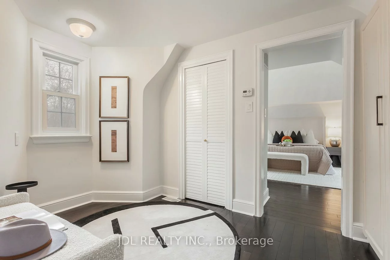 6, Farmingdale, Bayview Village, Toronto
