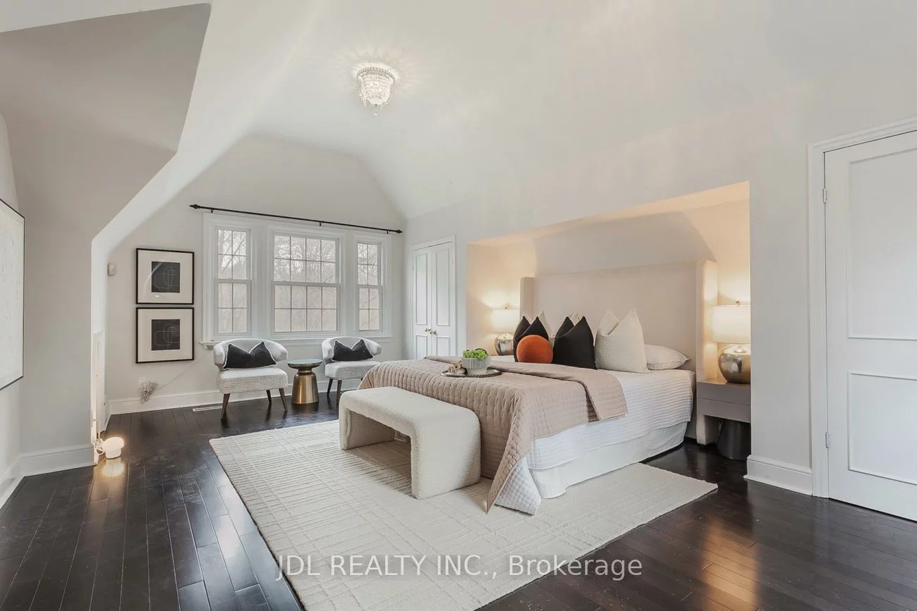 6, Farmingdale, Bayview Village, Toronto