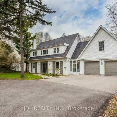 6, Farmingdale, Bayview Village, Toronto