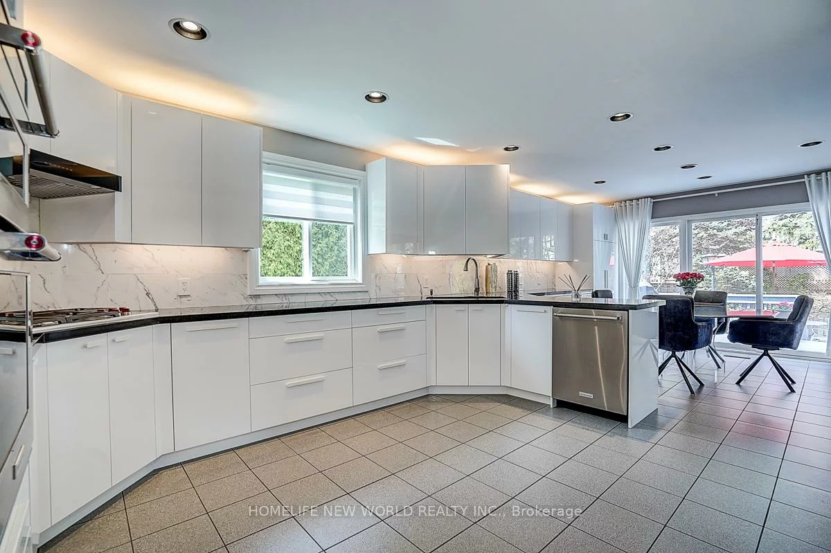 594, Woburn, Bedford Park-Nortown, Toronto