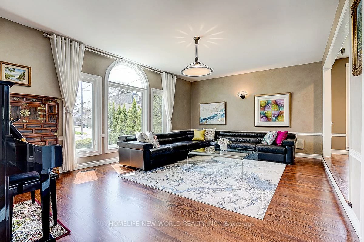 594, Woburn, Bedford Park-Nortown, Toronto