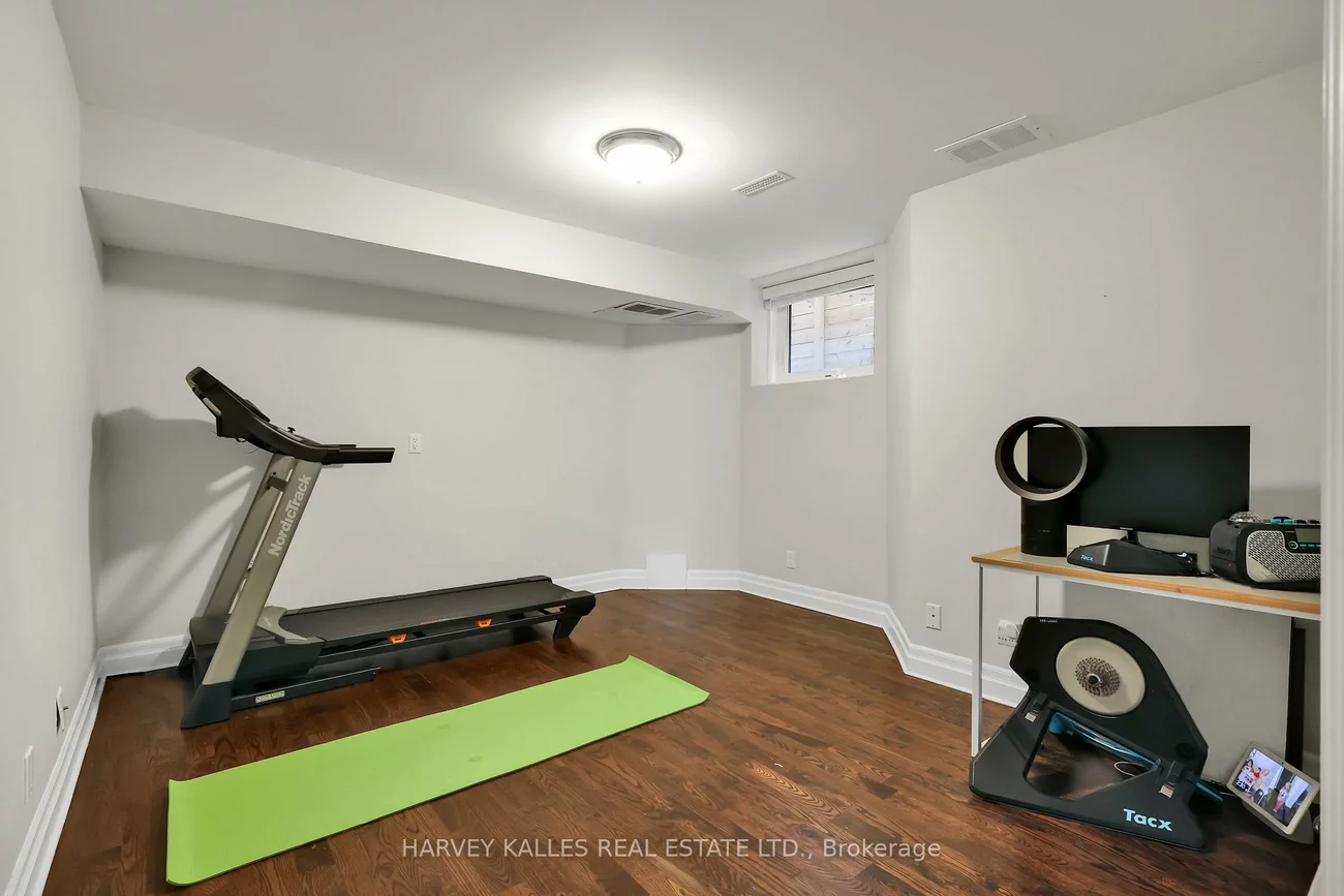 131, Bannockburn, Bedford Park-Nortown, Toronto