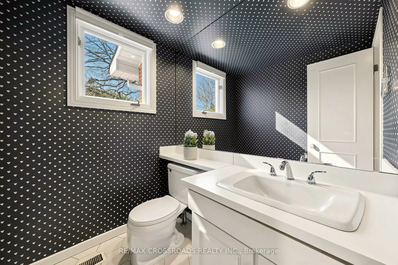 9, Tullamore, St. Andrew-Windfields, Toronto