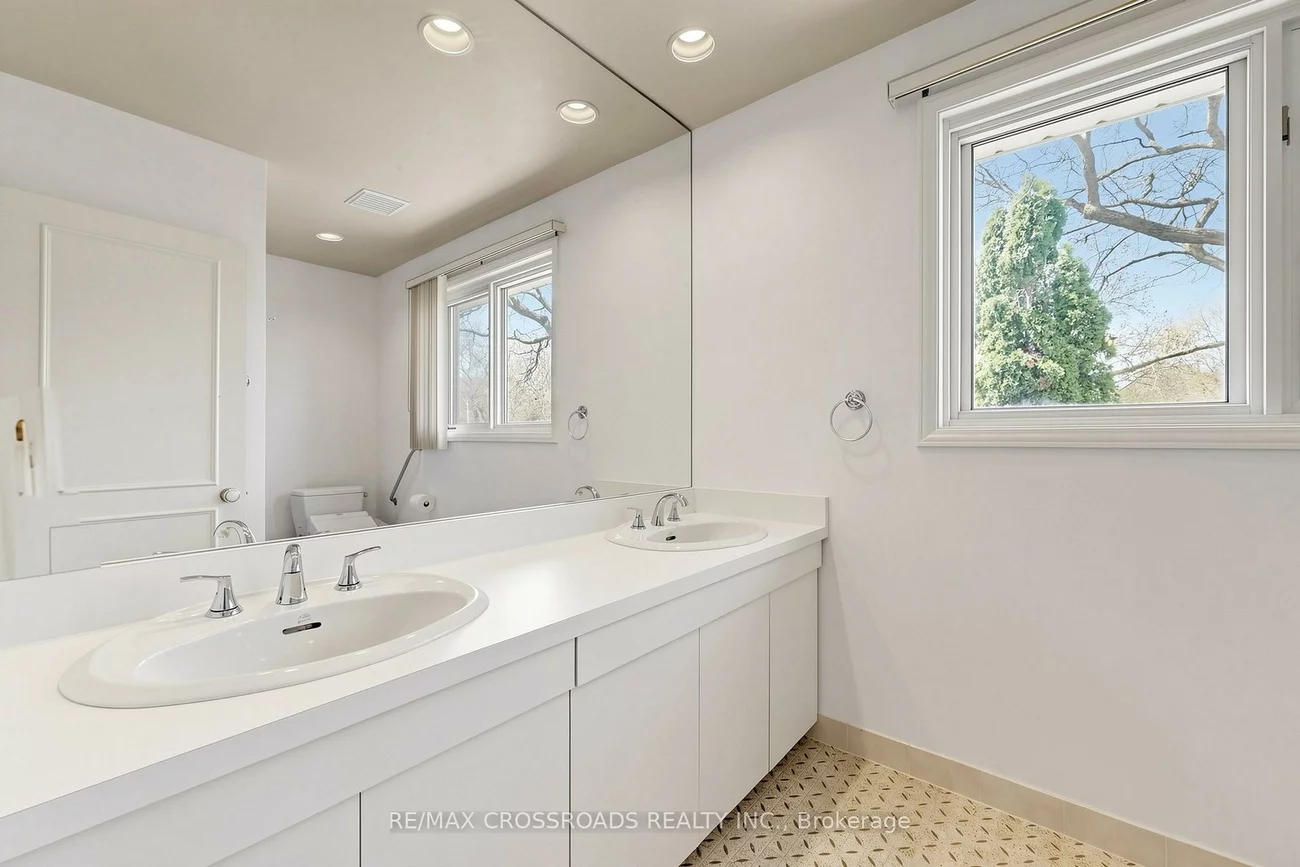 9, Tullamore, St. Andrew-Windfields, Toronto