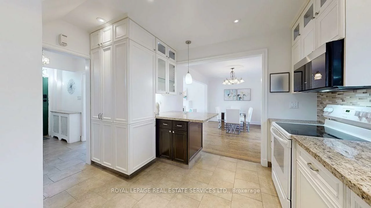 19, Strathgowan, Lawrence Park South, Toronto