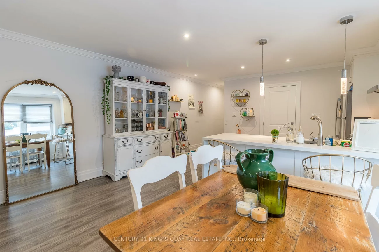 301, Cleveland, Mount Pleasant East, Toronto