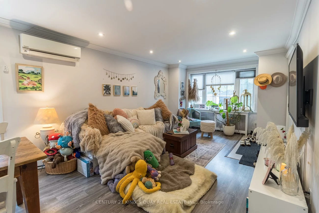 301, Cleveland, Mount Pleasant East, Toronto