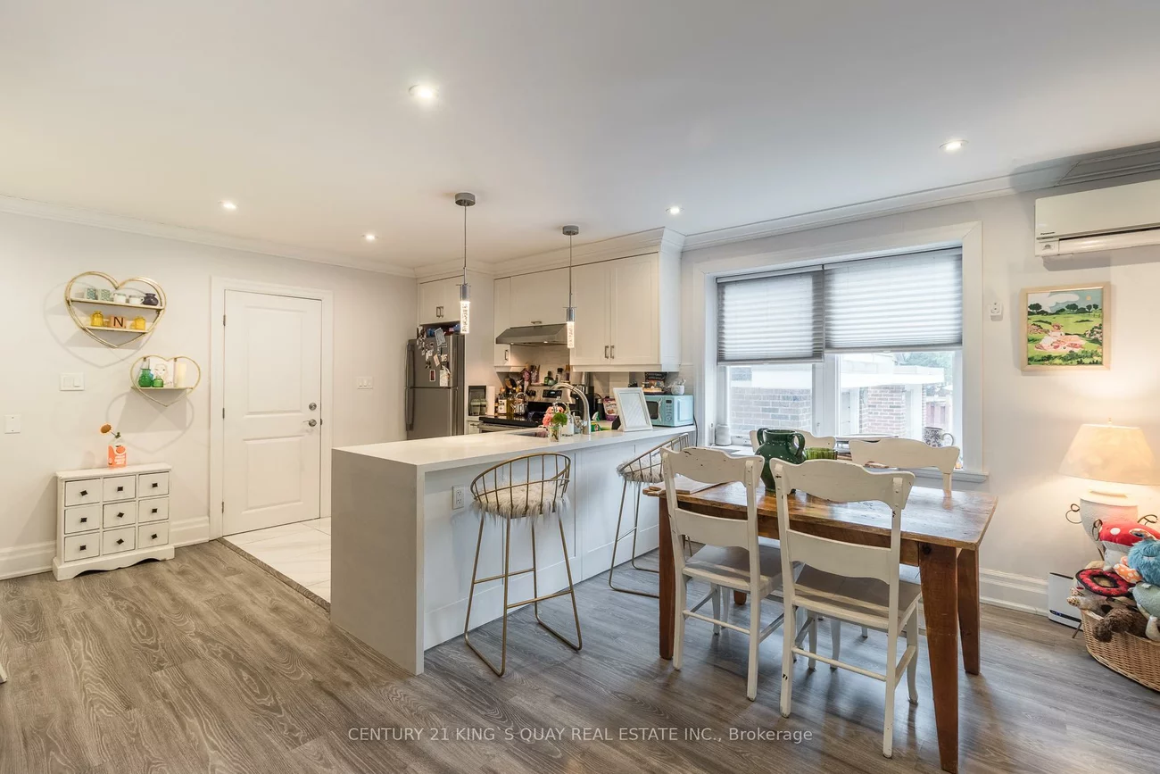 301, Cleveland, Mount Pleasant East, Toronto