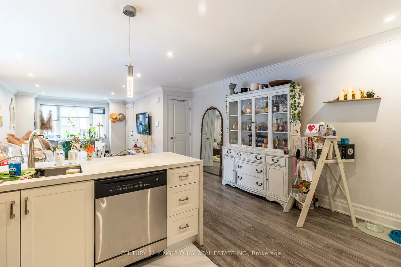 301, Cleveland, Mount Pleasant East, Toronto