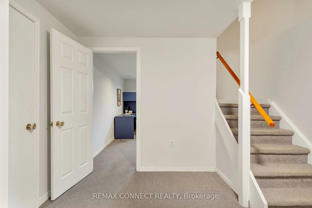 16, Shadberry, Hillcrest Village, Toronto