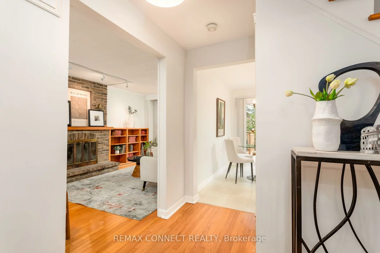 16, Shadberry, Hillcrest Village, Toronto