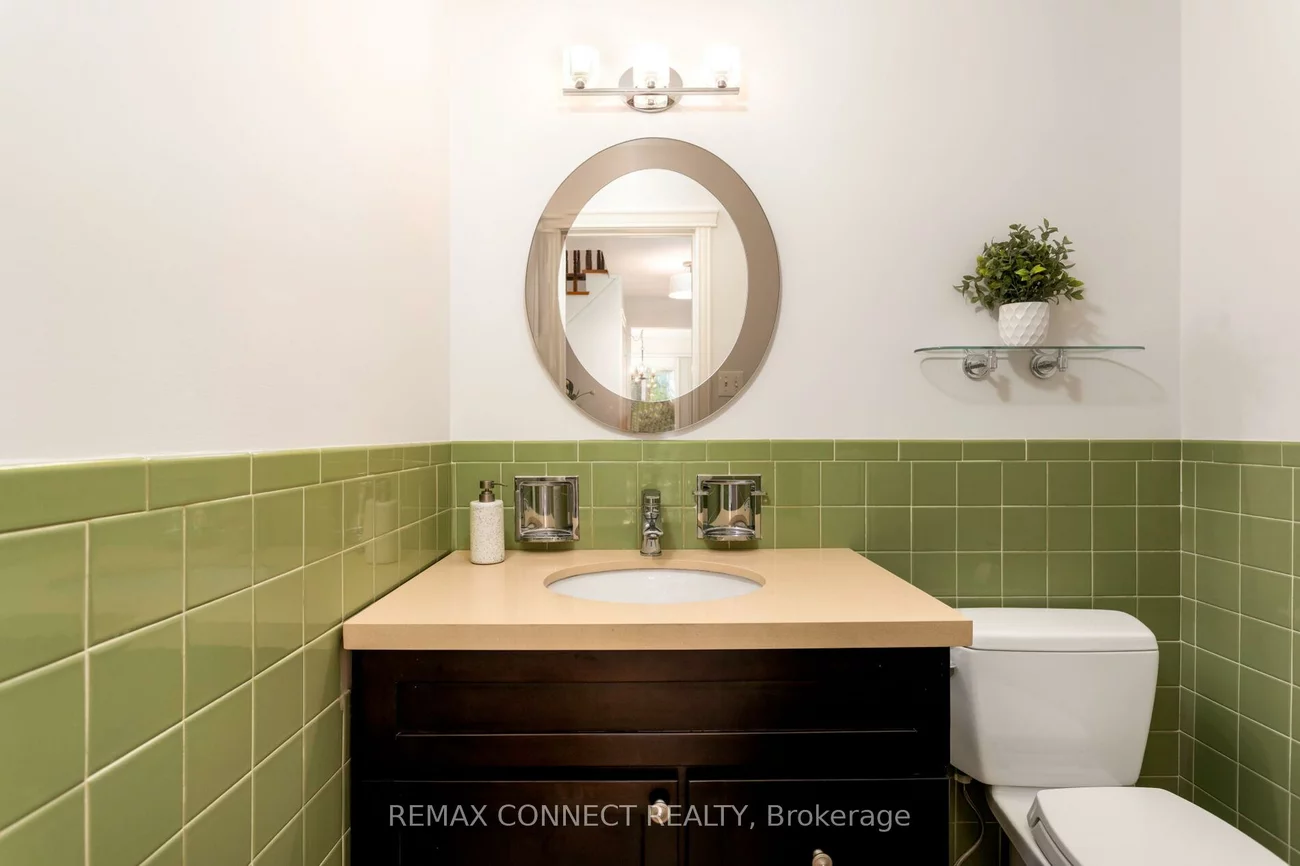 16, Shadberry, Hillcrest Village, Toronto