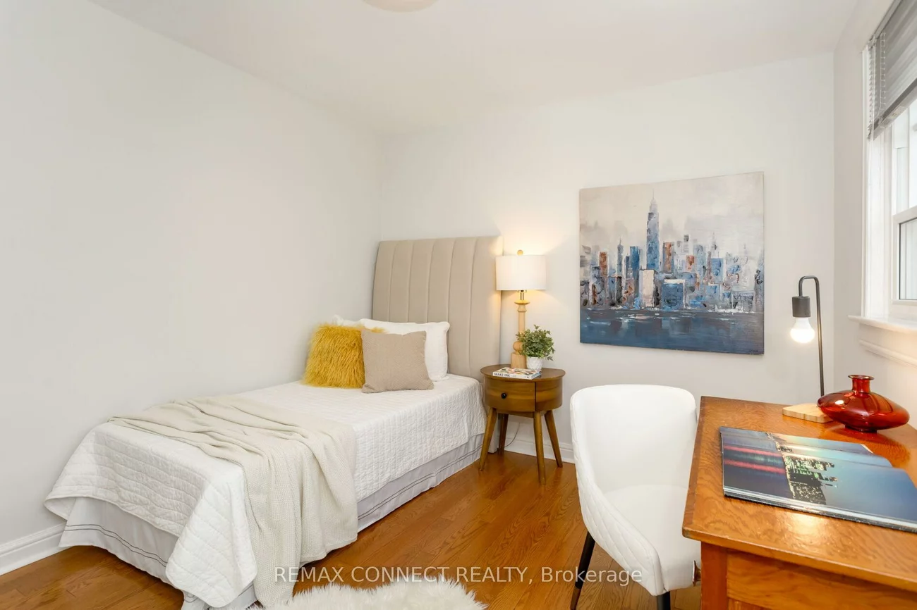 16, Shadberry, Hillcrest Village, Toronto