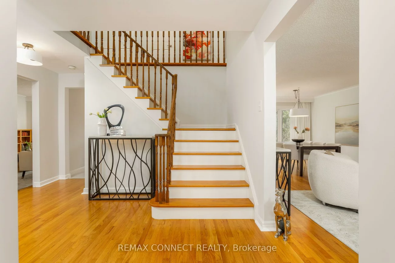 16, Shadberry, Hillcrest Village, Toronto